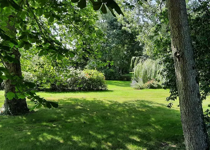 Manoir Des Tuileries Du Buisson