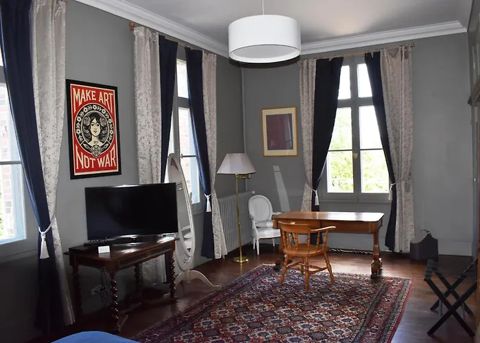 Manoir Des Tuileries Du Buisson
